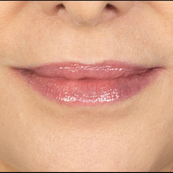 Tori Belle Ignite Lip Plumping Gloss in Blush - Picture 3 of 3